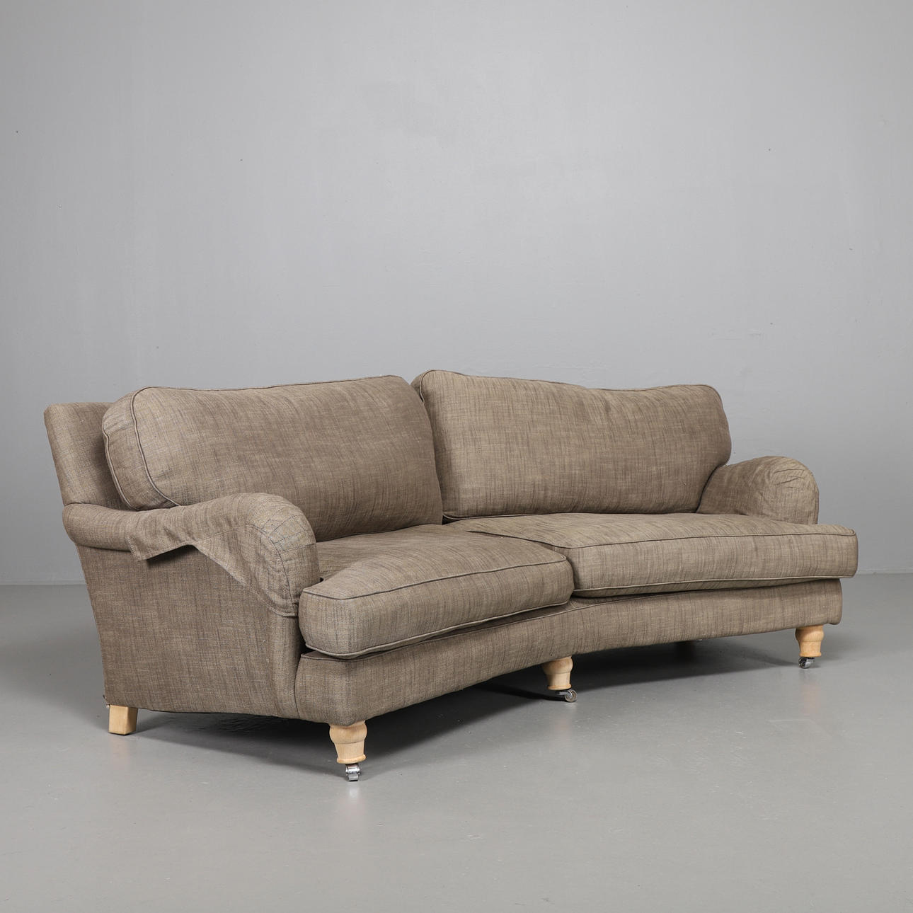 HOWARDSOFFA, tresits, Englesson.