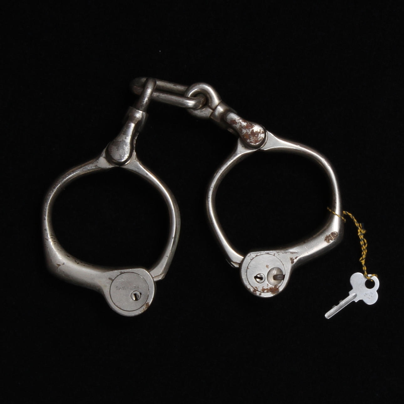 HANDKLOVAR, 1900-talets första hälft.