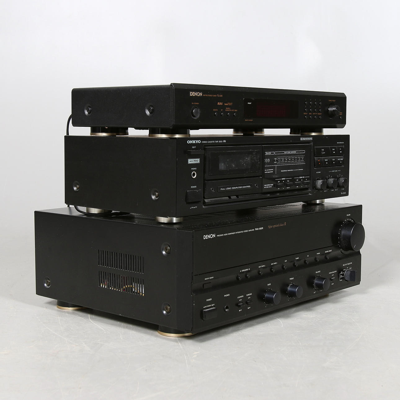 STEREOANLÄGGNING, 3 delar, bl.a. Denon PMA 1030. 1900-talets slut.