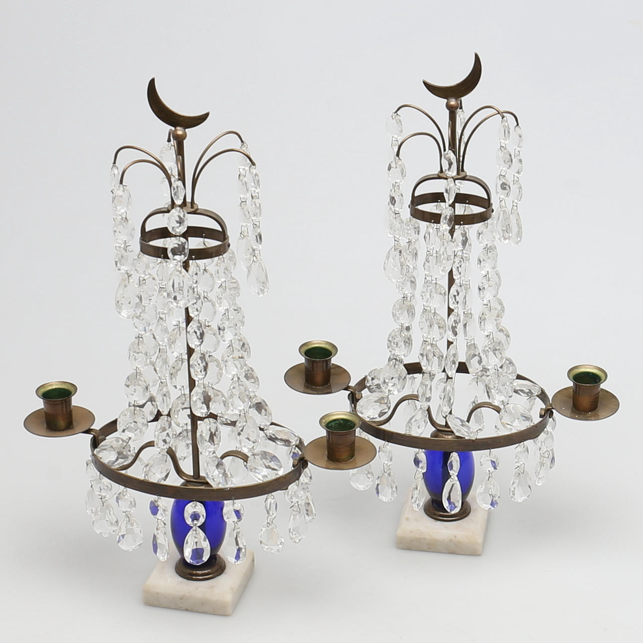 BORDSLYSTER på marmorsockel. Ett par. 1940/50-tal.