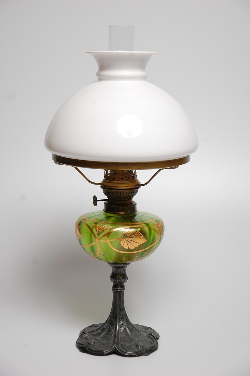 BORDSFOTOGENLAMPA, jugend, 1900-talets första hälft.