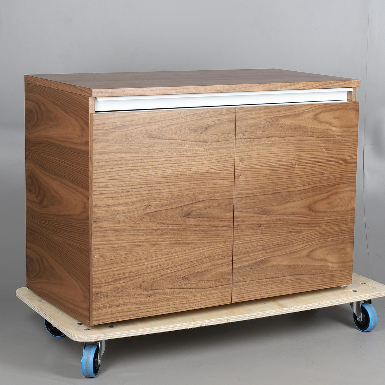 A HERMAN MILLER LAYOUT WORKWALL UNIT.