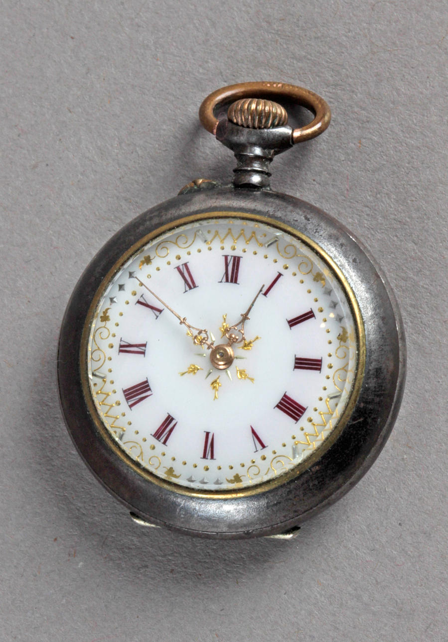 LADIES POCKET WATCH CIRCA 1900.