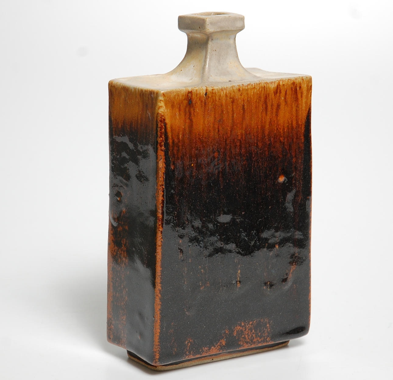 FLASKA, keramik, Finn Lynggaard Danmark.