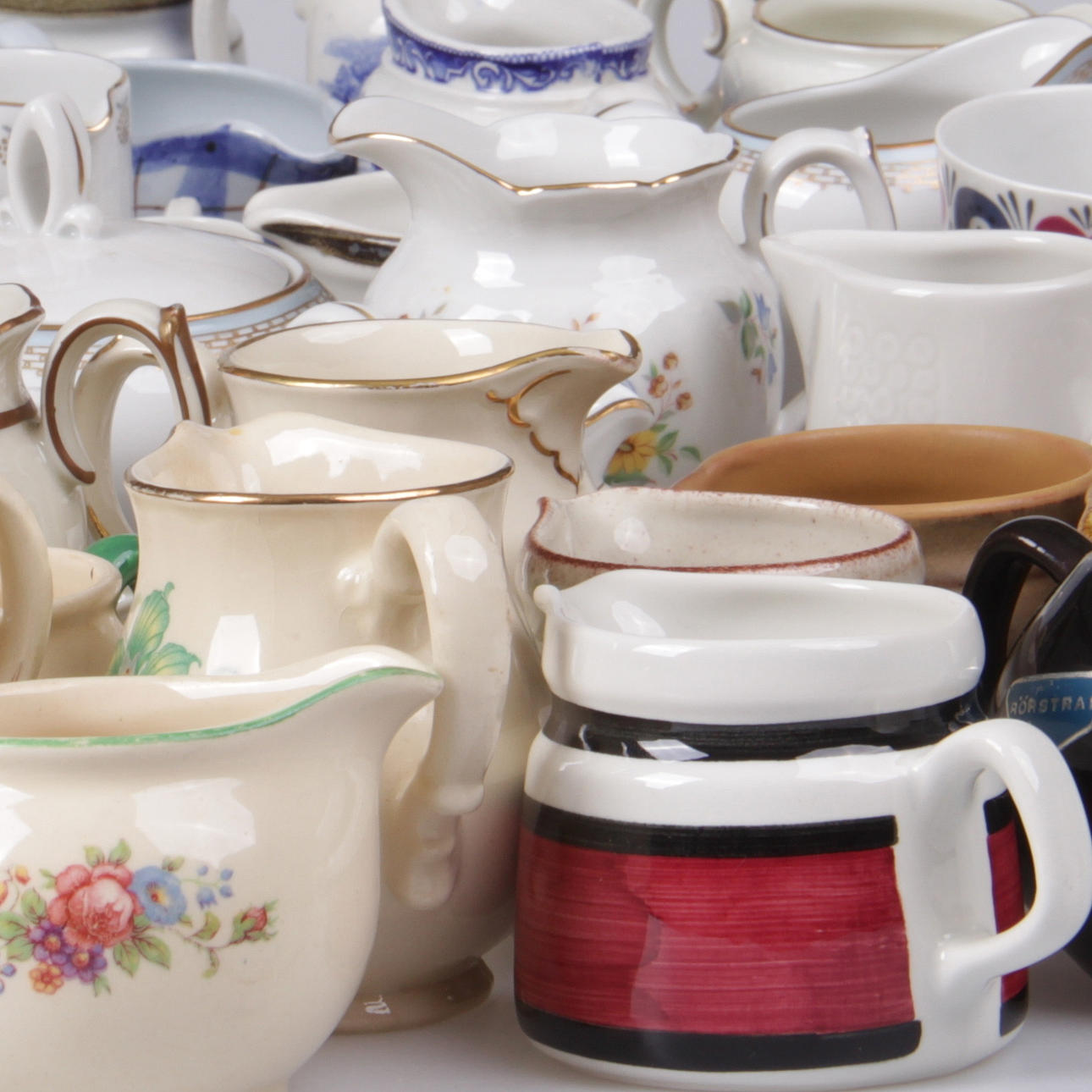 GRÄDDKANNOR, samt sockerskålar, 51 st. Rörstrand.