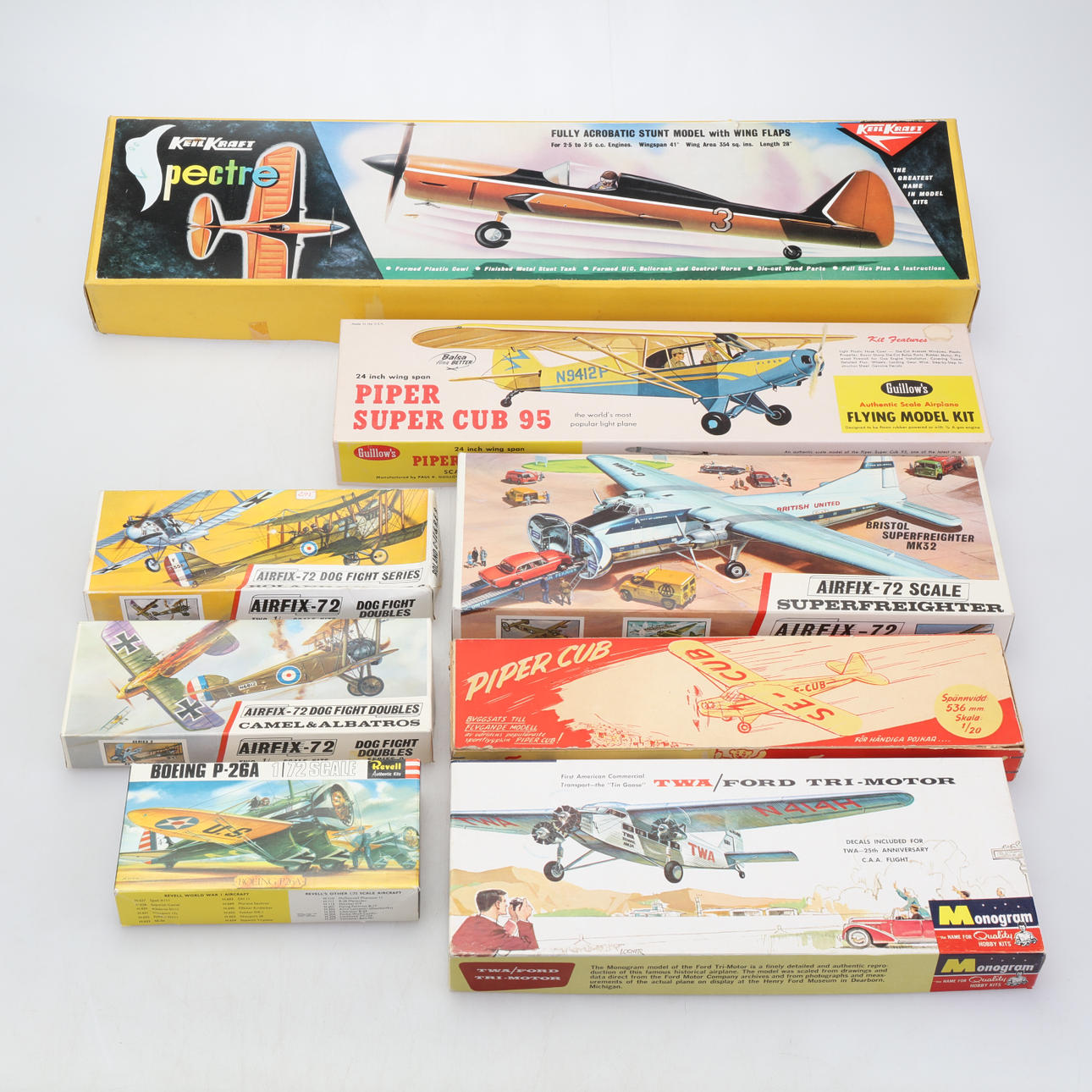 BAUSATZ, 8 Teile, Modellflugzeuge, u.a. Airfix.