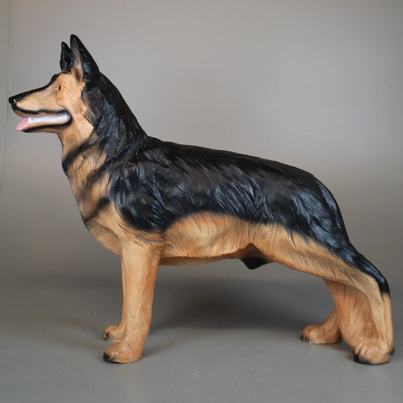 FIGURA, pastor alemán, plastilina.