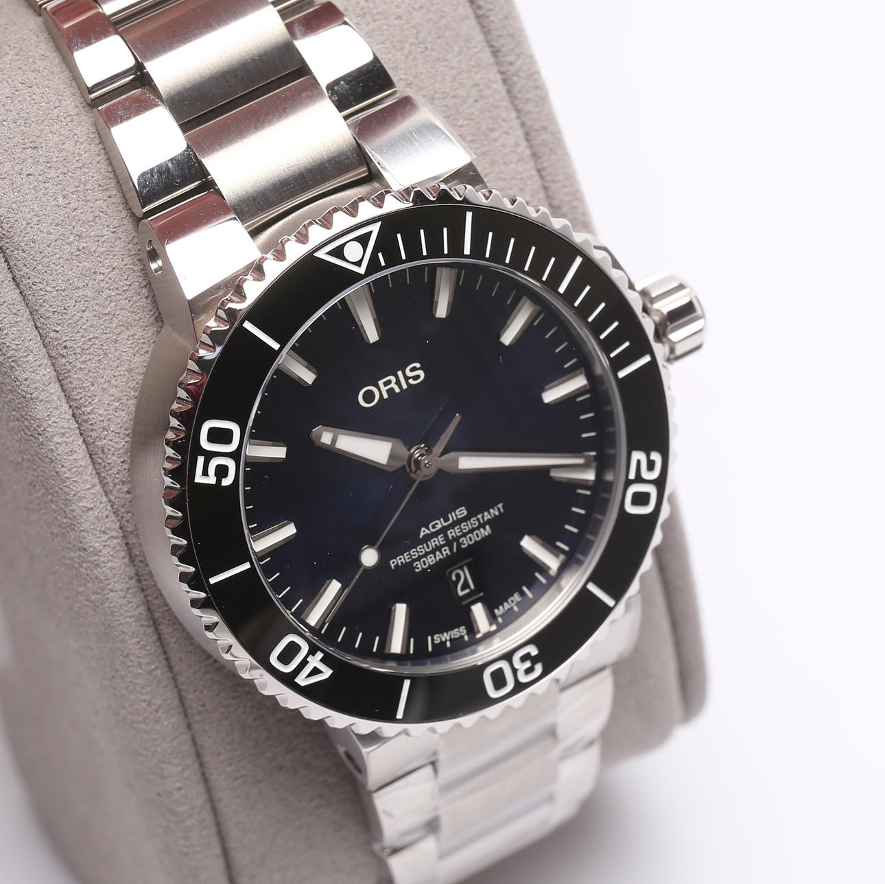 MEN'S BRACELETS, Oris, Aquis, 01 733 7766 4135.