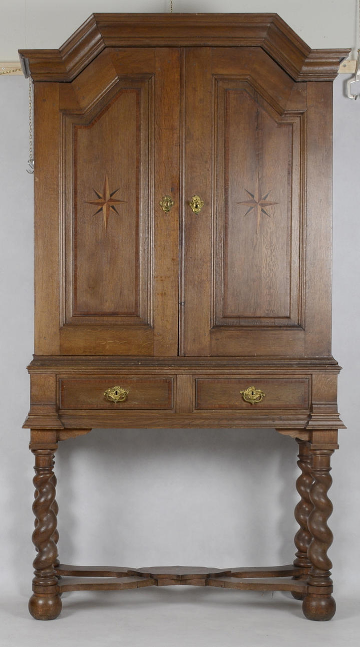 SKÅP, ek, 17-1800-tal.