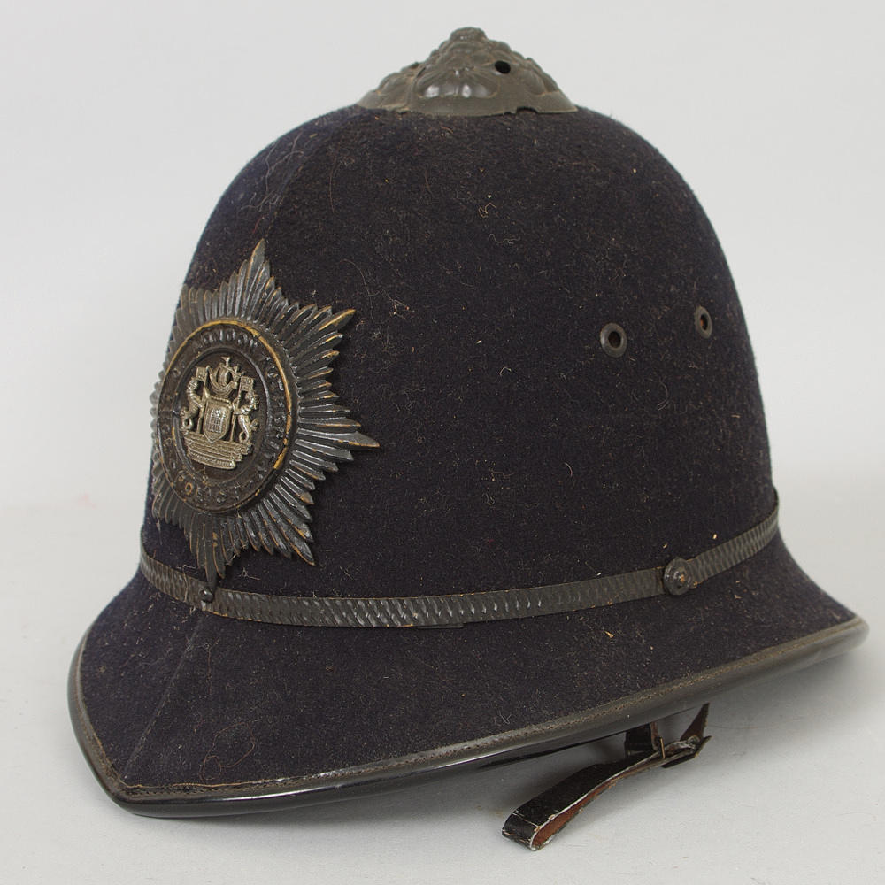 POLISHJÄLM, Port of London, England.