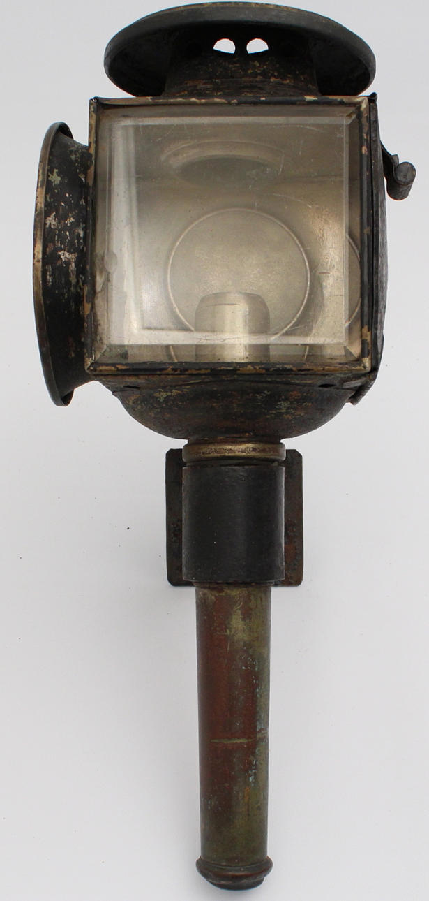 VAGNSLYCKTA, järn med glas.