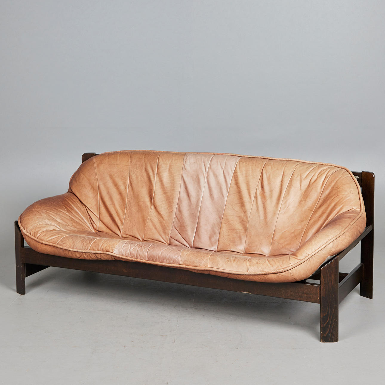 Sofá / sofá, madera, cuero, años 70.