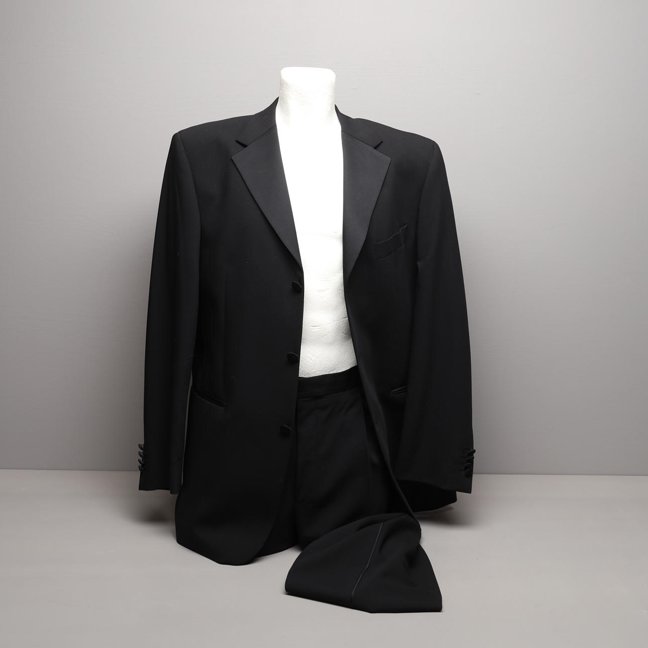 ROY ROBSON, SMOKING, STORL 52.