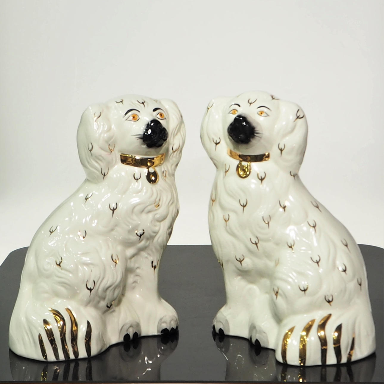 PAIR DOGS, Beswick, Englanti.