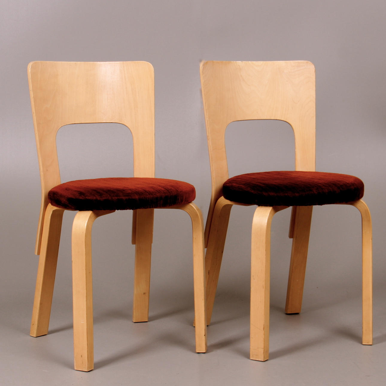 STOLAR, ett par, Alvar Alto, Modell 66, 1900-talets andra hälft.