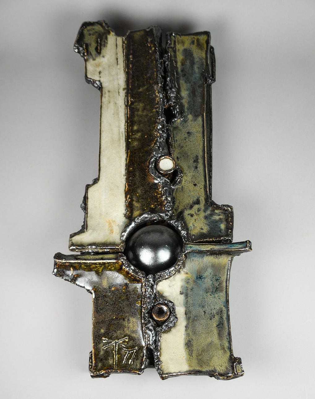 DIETER CRUMBIEGEL. vägg objekt.