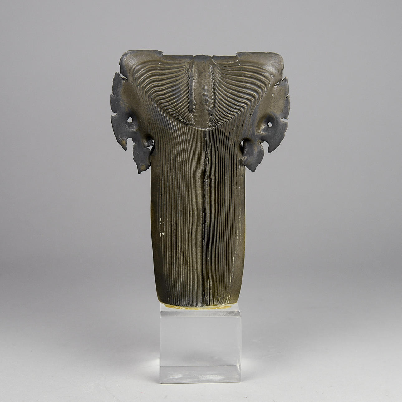 CHRISTA GEBHARDT. objekt.