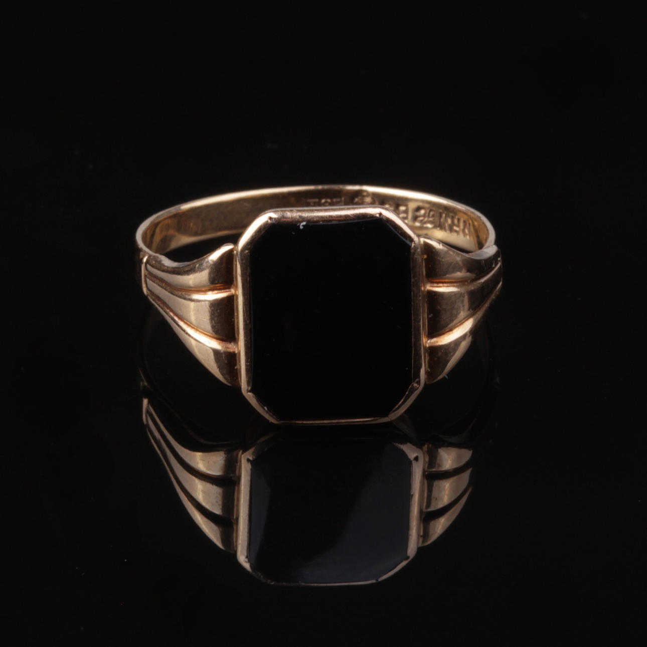 KLACKRING, 18k guld, Nils Widberg, Helsingborg, 1952, vikt ca 2,69 gram.