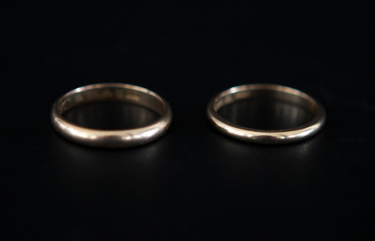 RINGAR, 2st 18k guld, ca 9,4 gram.