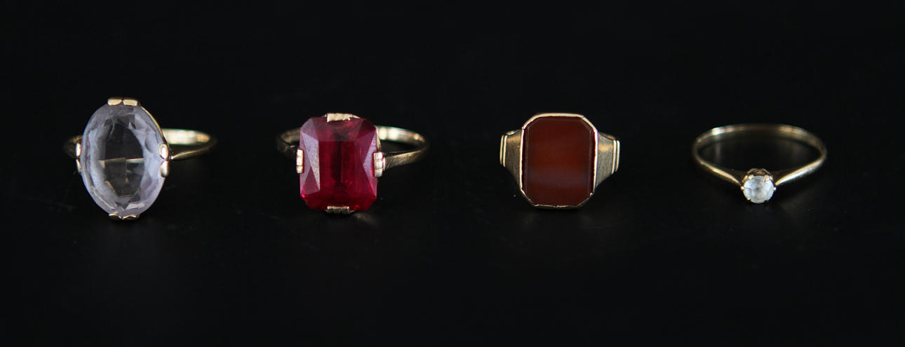 RINGAR, 4st med stenar, ca 12,5 gram.