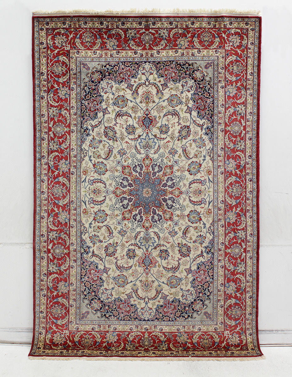 MATTA, Orientalisk, Isfahan, silkesinslag, signerad, 241 x 155 cm.