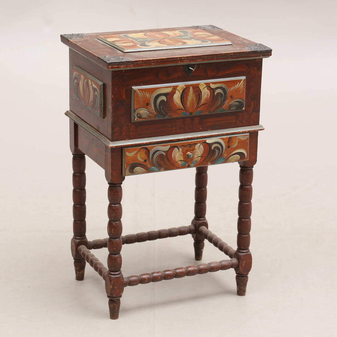 SYSKRIN, estilo campesino, años 40.