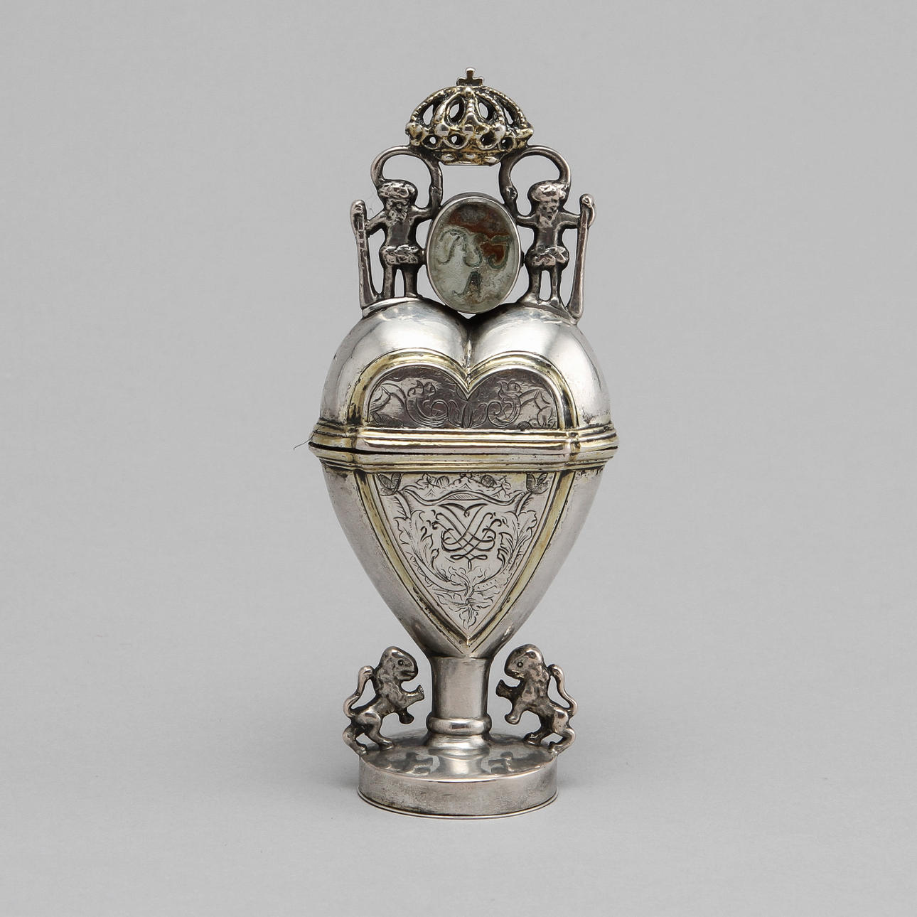 LUKTDOSA, silver, "Hovedvandsaeg", Martin Hinrich Petersen, Haderslev,1783? Vikt ca 70 gram.