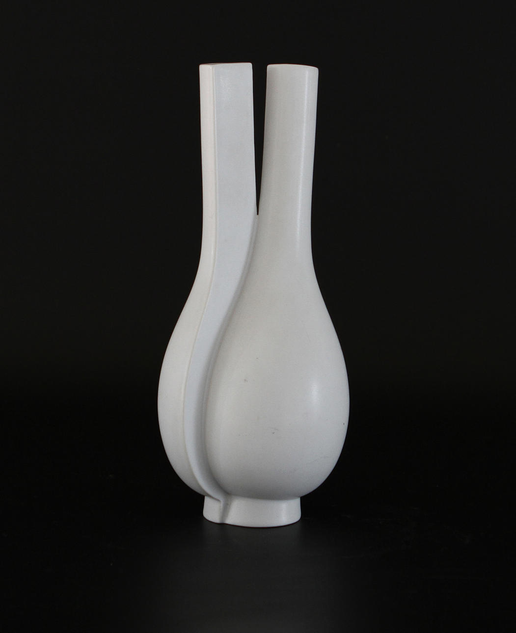 WILHELM KÅGE. VAS, "Surrea", Carraragods, Gustavsberg.