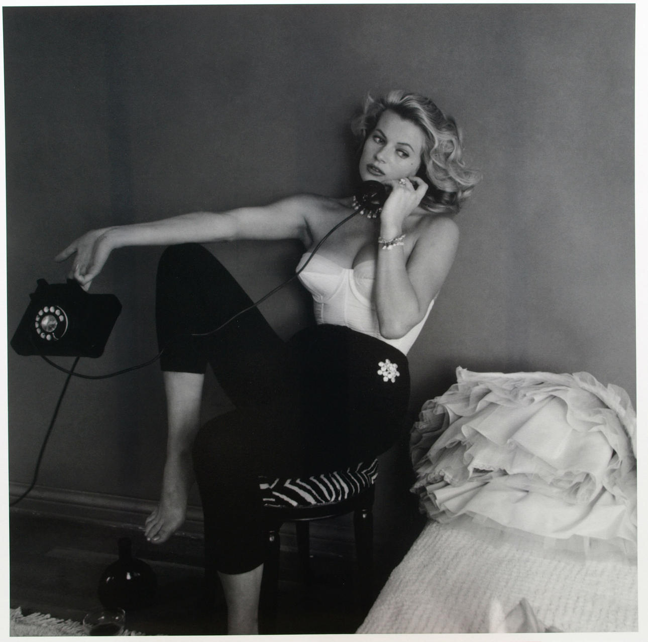 ANDRÉ DE DIENES. Efter, fotografi Anita Ekberg, One West Publishing.