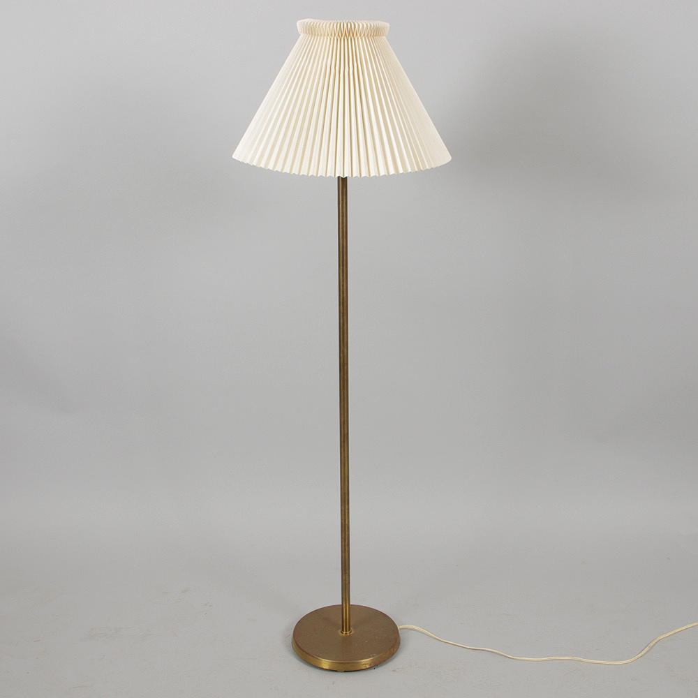 GOLVLAMPA, mässing, ASEA, med skärm Le Klint.