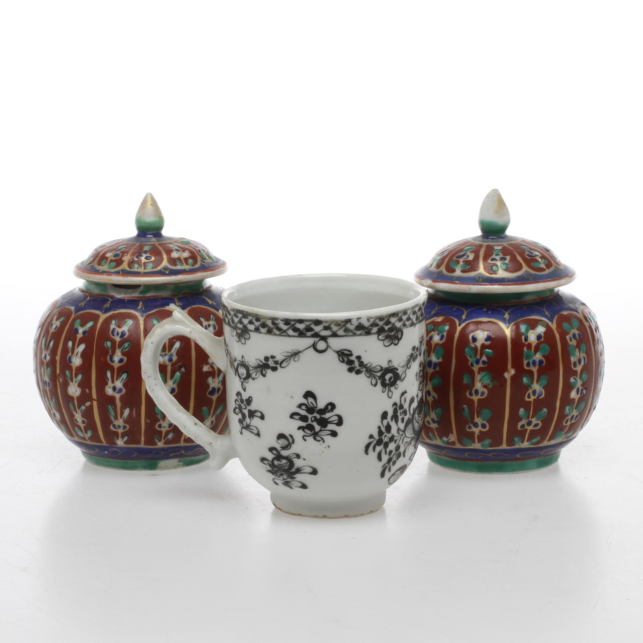 LOCKDOSOR, 1 par samt KAFFEKOPP, porslin, Kina, 1800/1900-tal.