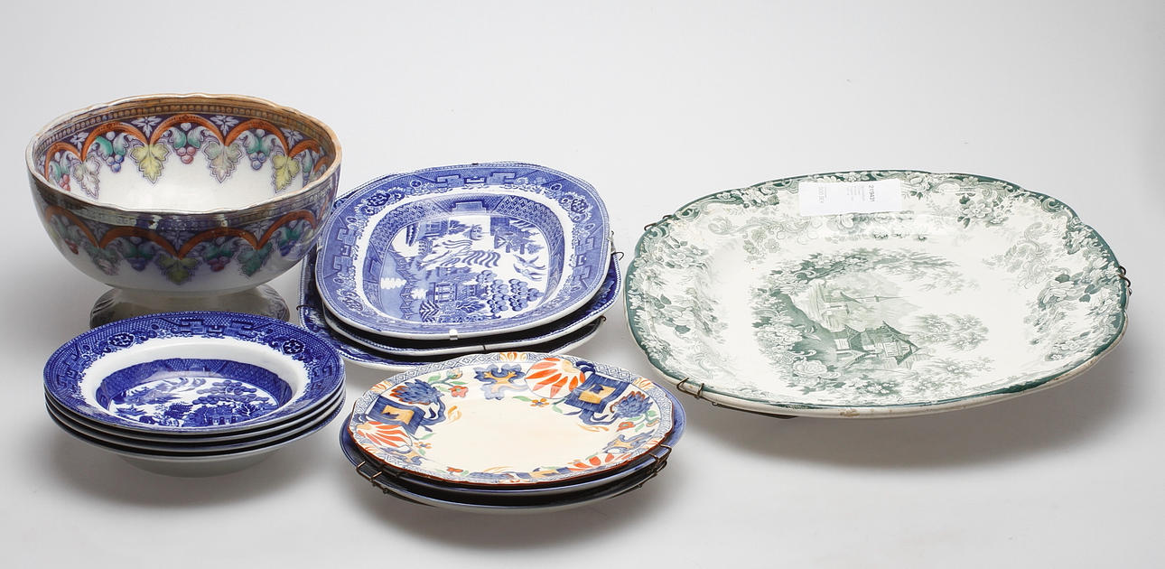 SERVISDELAR. 12 delar, flintgods, England, 1800-1900-tal.