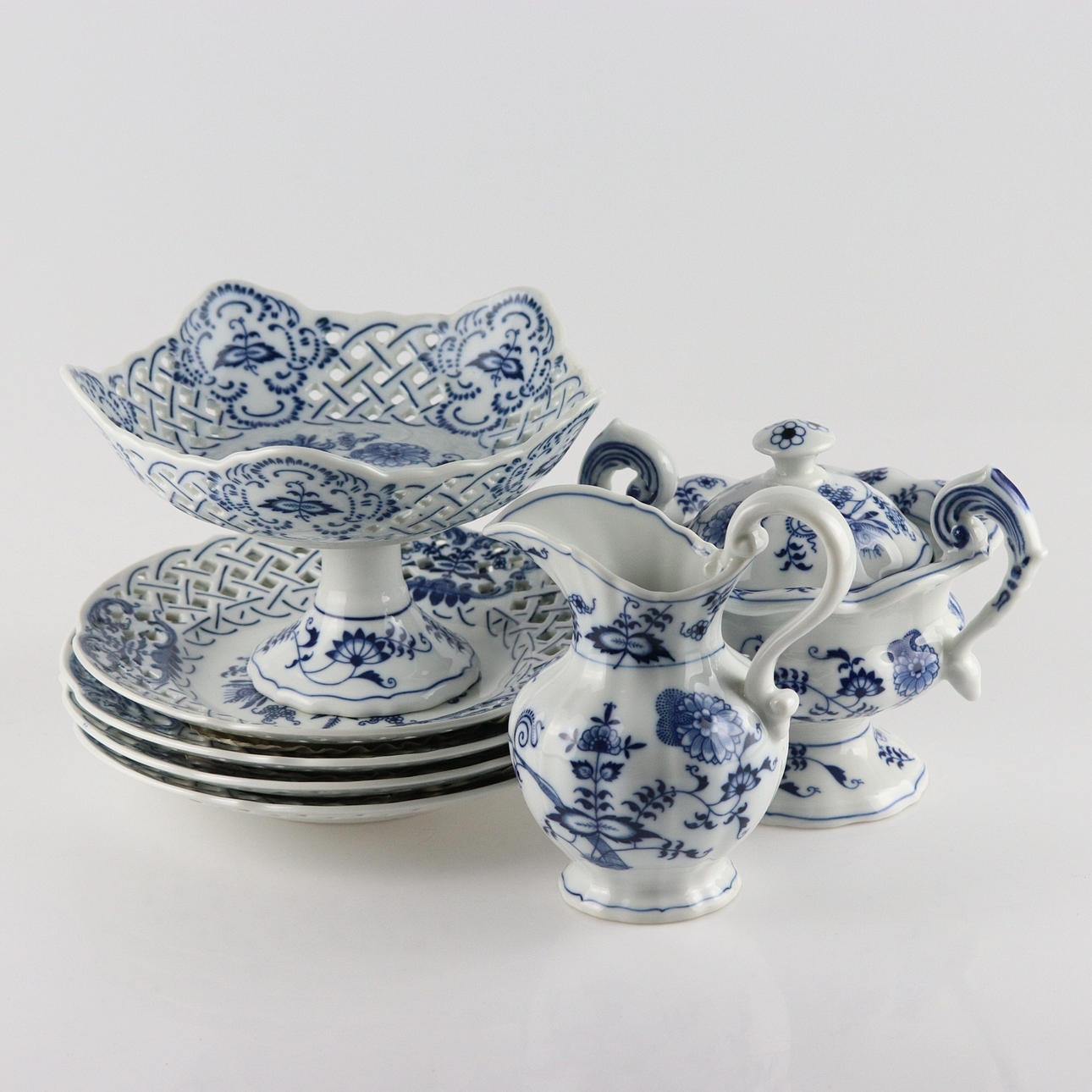 SERVICEDELE, 7 dele, porcelæn, "Blå Donau" .