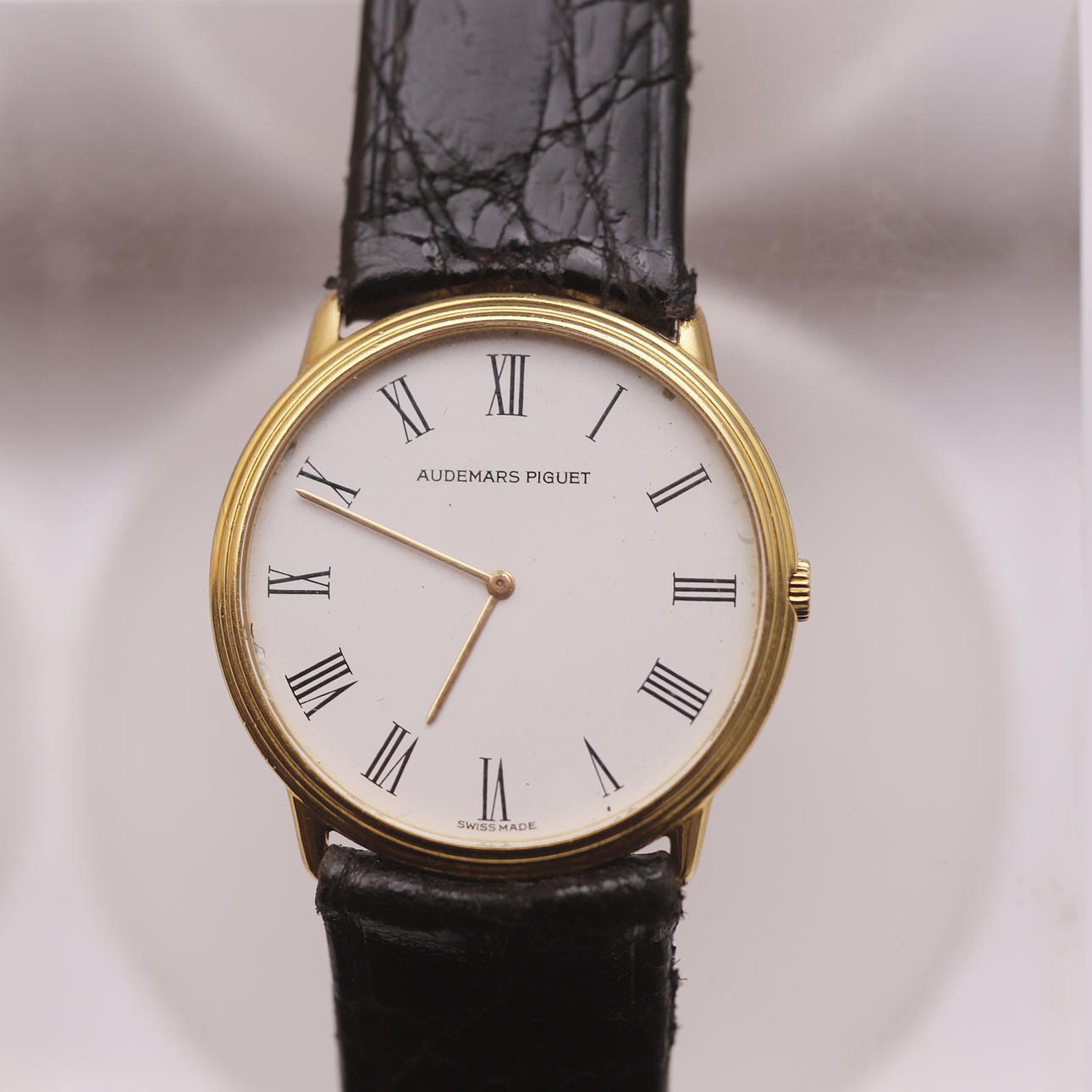 AUDEMARS PIGUET. RANNEKELLO. KELTAINEN KULTA.