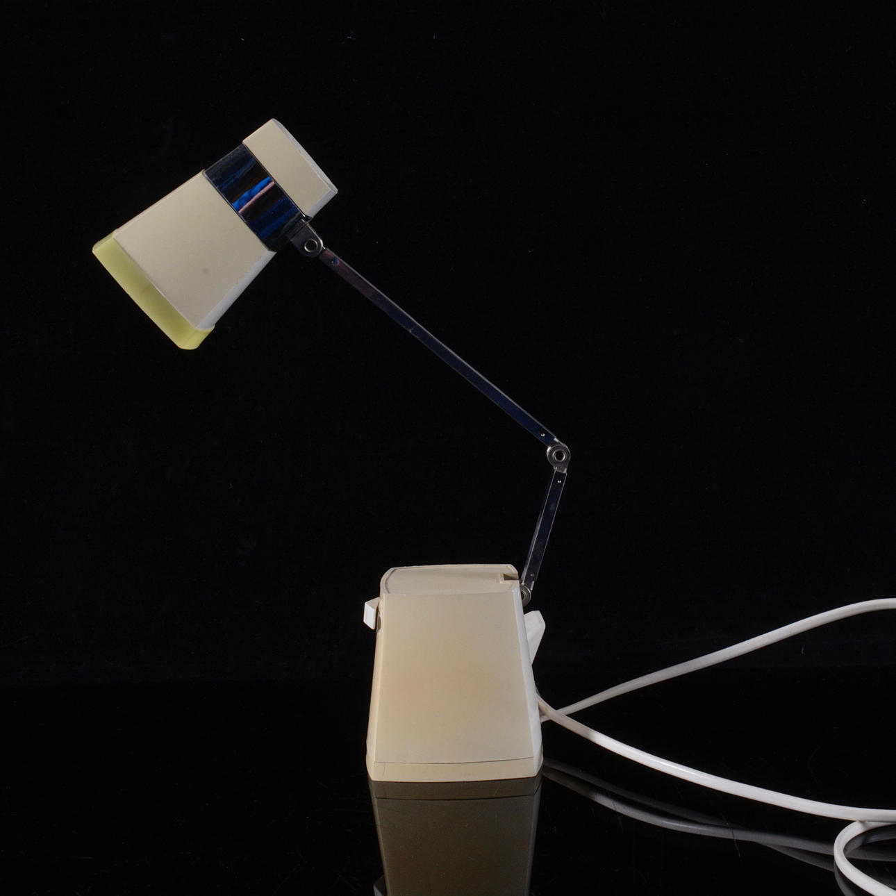 BORDLAMPE, plast, Aneta 8000.