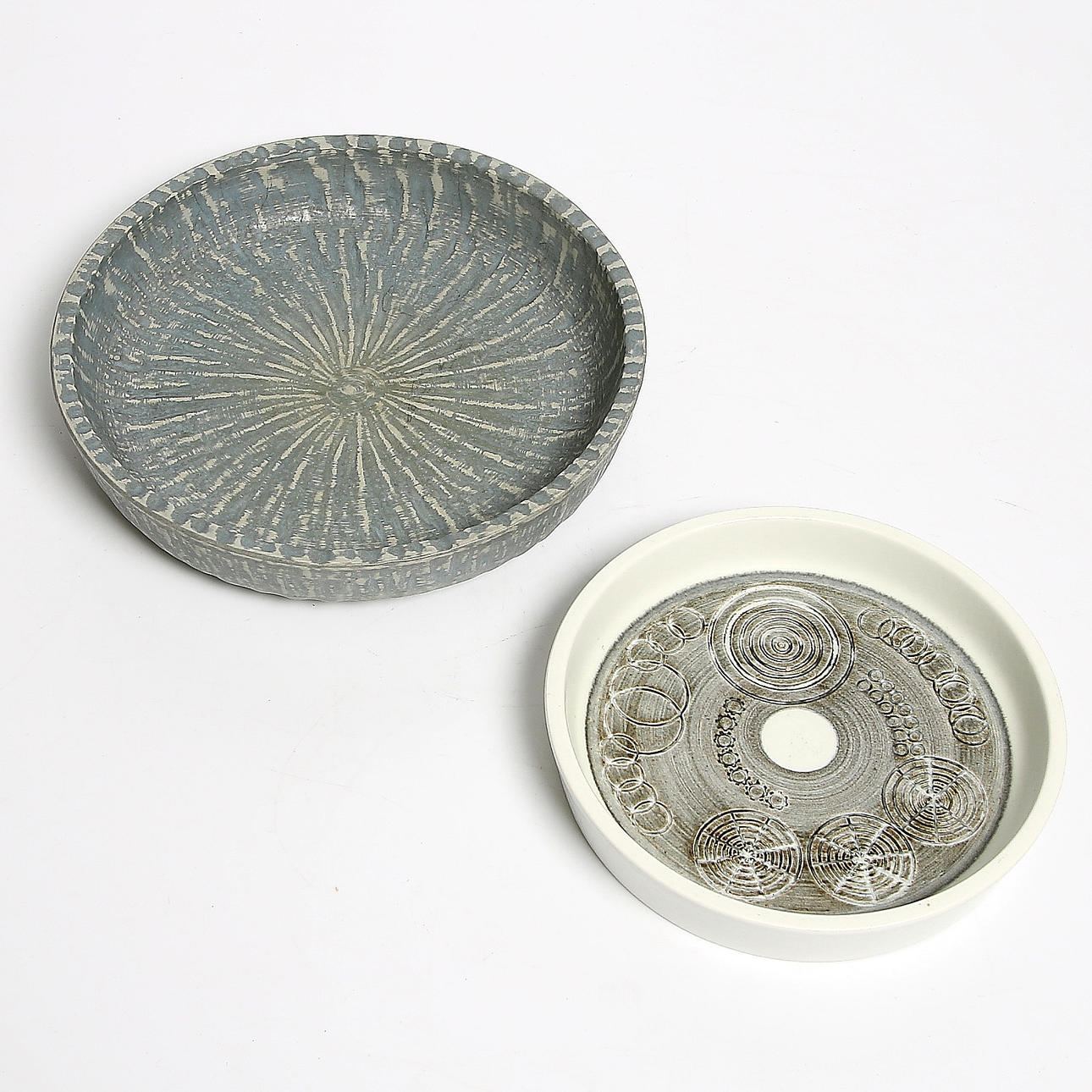 SKÅLFAT, 2 st, Gunnar Nylund. Olle Alberius. Rörstrand.