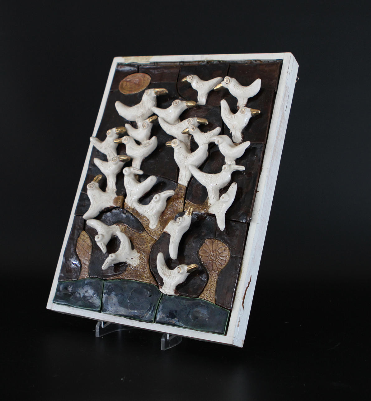 REX STUART-BECK. Väggrelief i form av fåglar. Keramik.