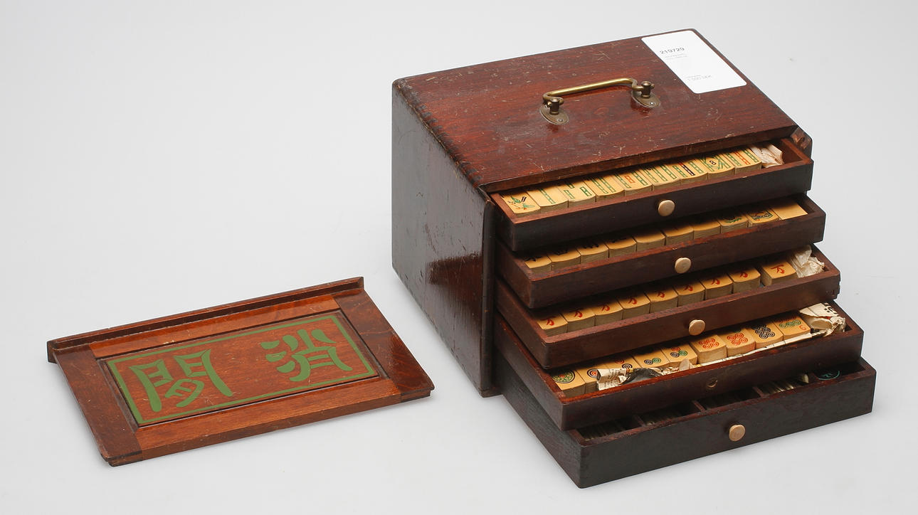 MAJONGSPEL, Kina, 1900-tal.