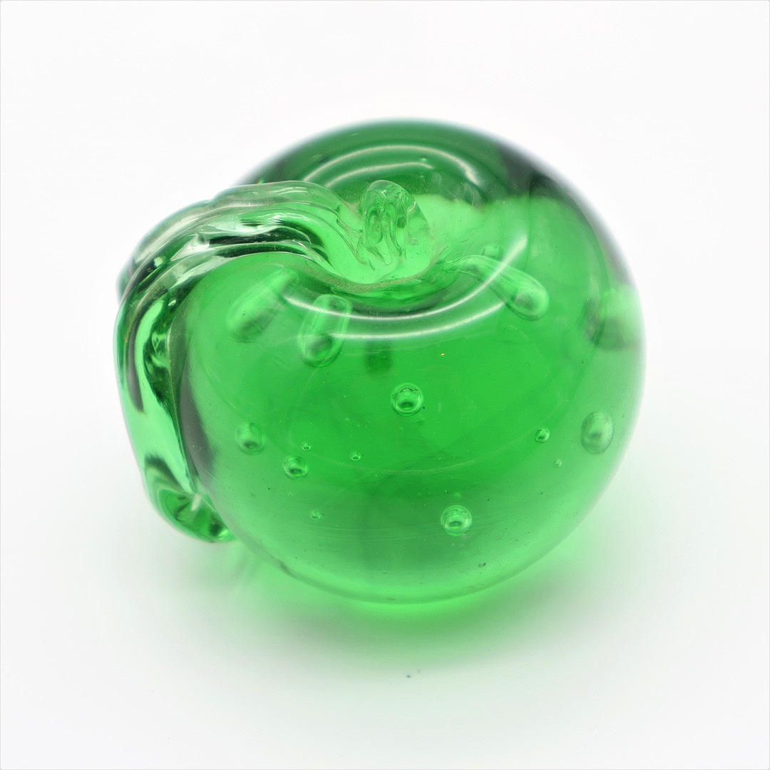 MURANO PAPERWEIGHT GLASS APPLE.