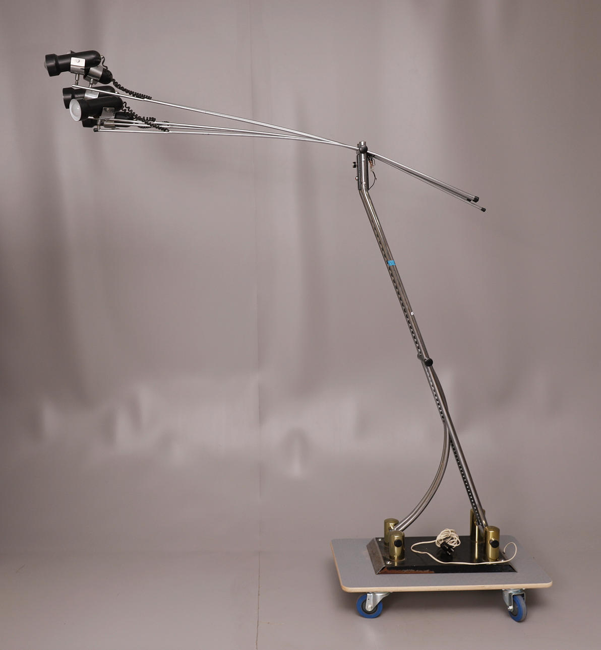 ITALIALAINEN DESIGN VALAISIN 70 VUOTTA.