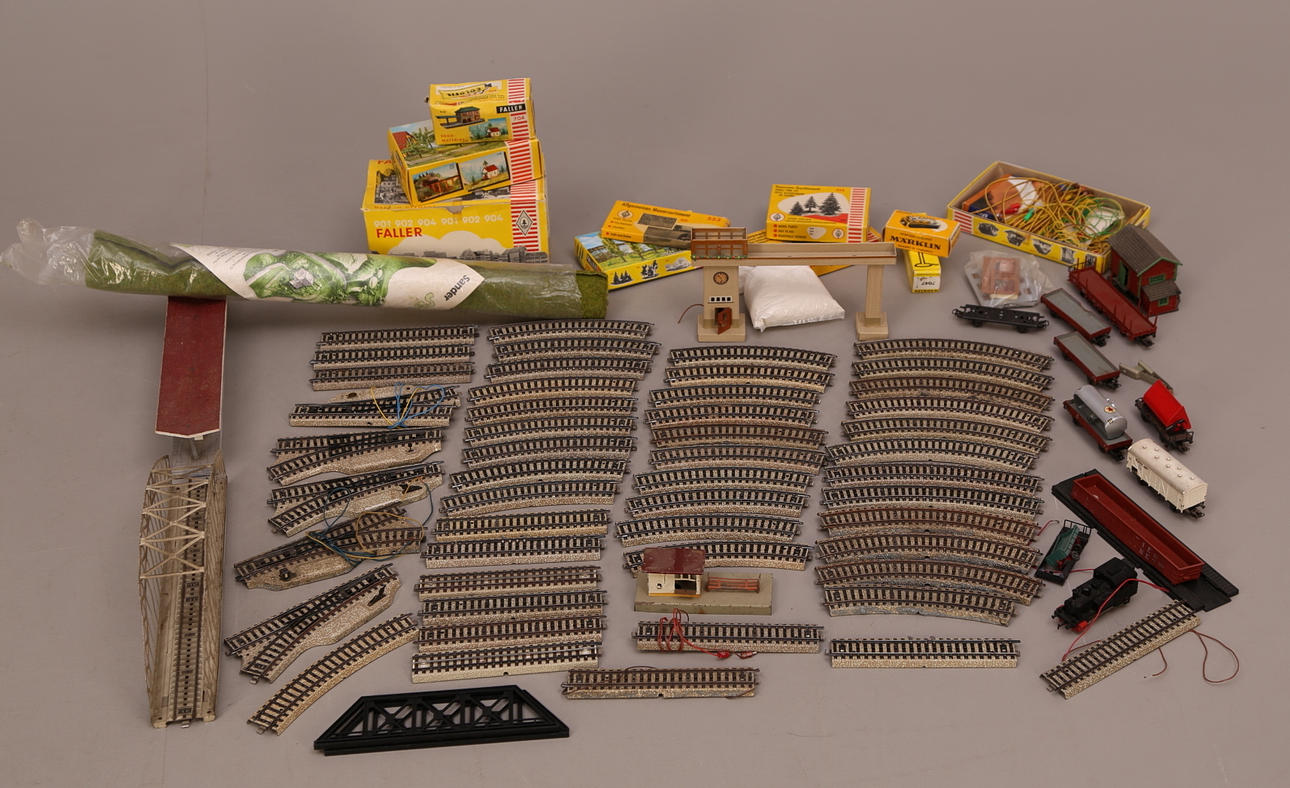 MODELLTÅGSTILLBEHÖR, ett parti.