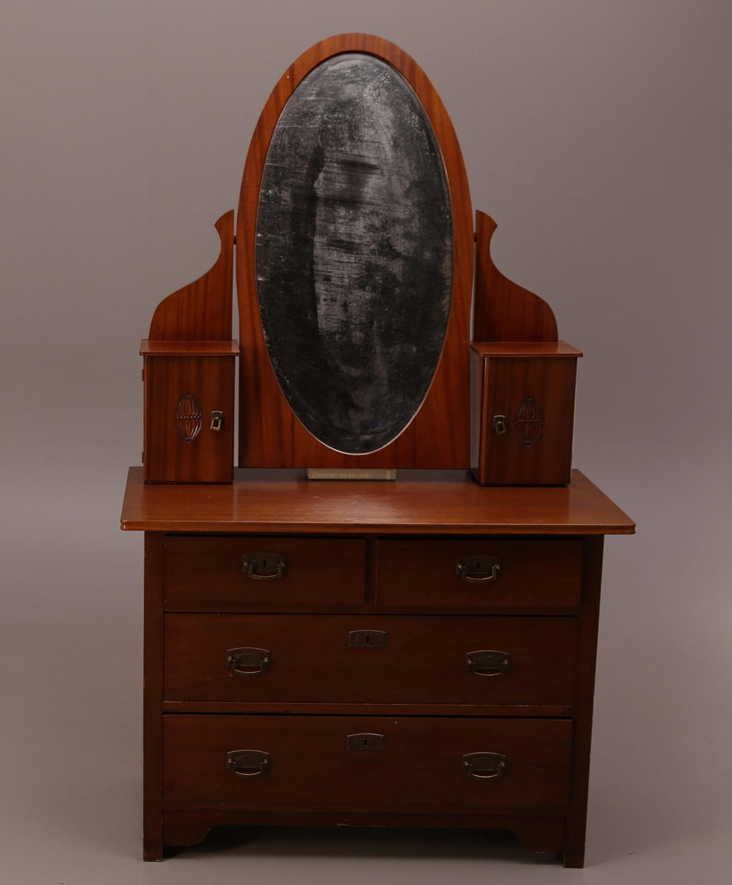 SPEGELBYRÅ, trä, slipat glas, 4-lådig, 18/1900-tal.