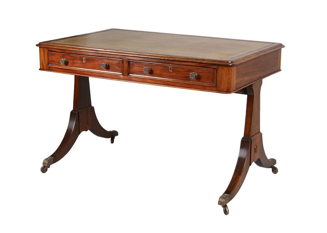 SKRIVBORD, mahogny, omkring 1835, England. Vilhelm IV.