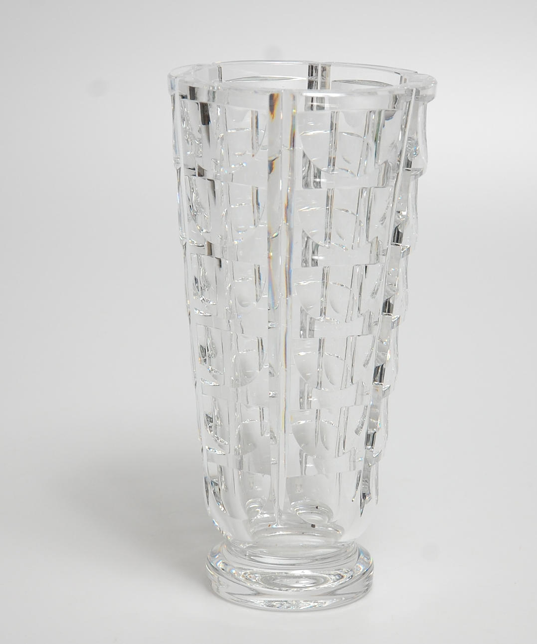 SIMON GATE. vas " Tusen Fönster " signerad.