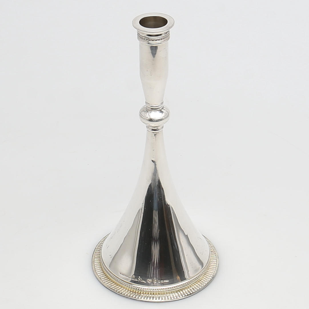 WIWEN NILSSON. Ljusstake. Sterlingsilver. "Bysantinsk modell" Lund 1954. Signerad.