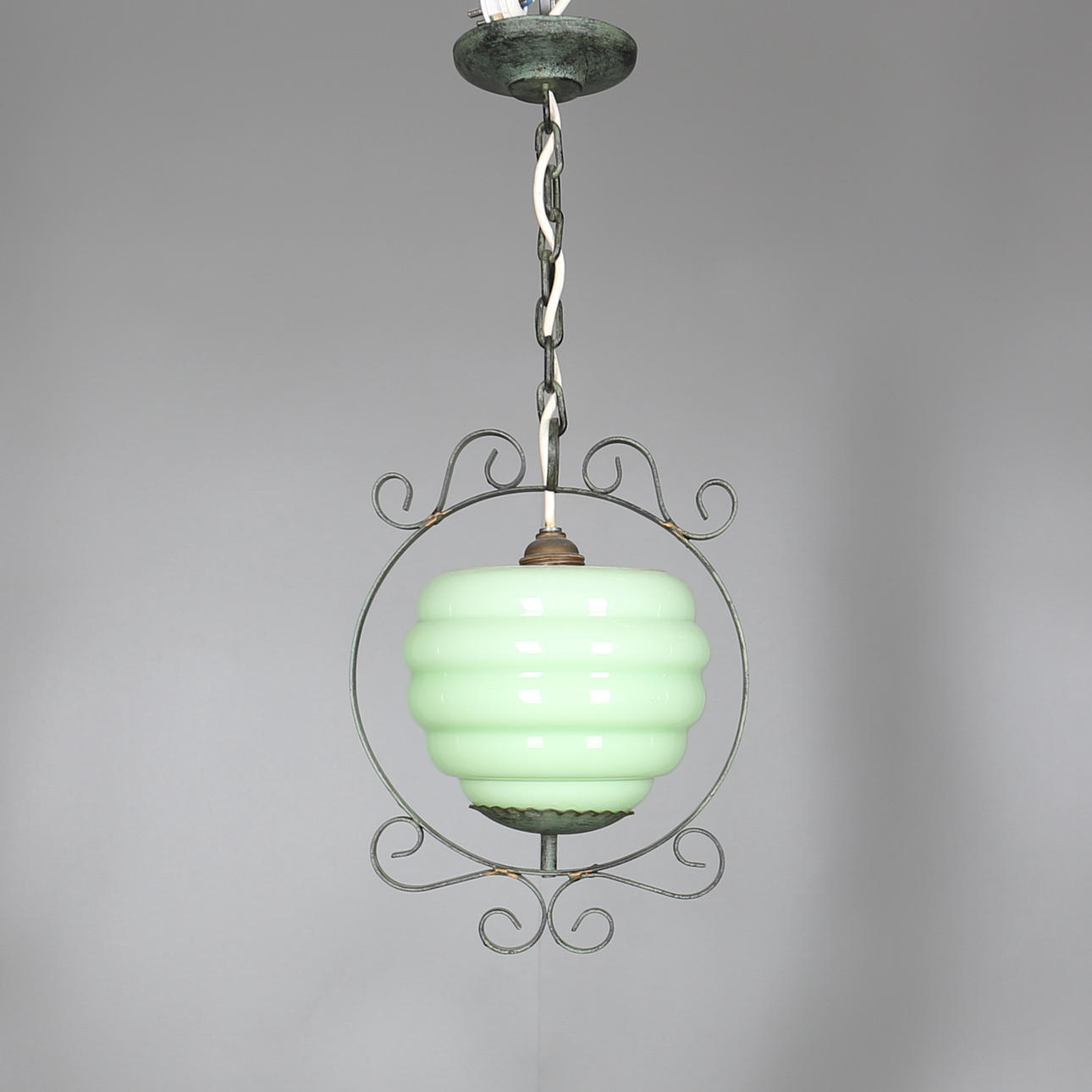 TAKLAMPA i glas och järn. 1930-talet.