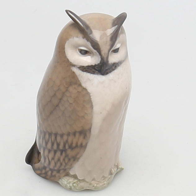 FIGURIN. Porslin. Uggla. Royal Copenhagen. Th. Madsen. Denmark.