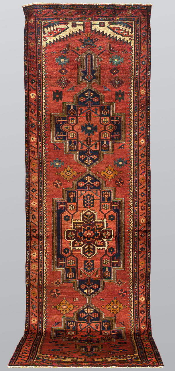 CARPET, Hamadan, gallery model, approx. 405 x 112 cm.