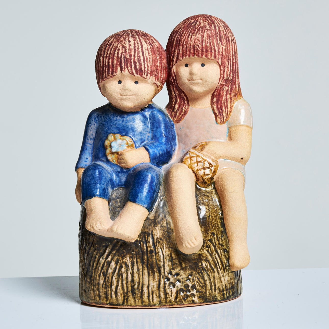 LISA LARSON. "Syskon", figur, keramik, K-Studion, Gustavsberg.