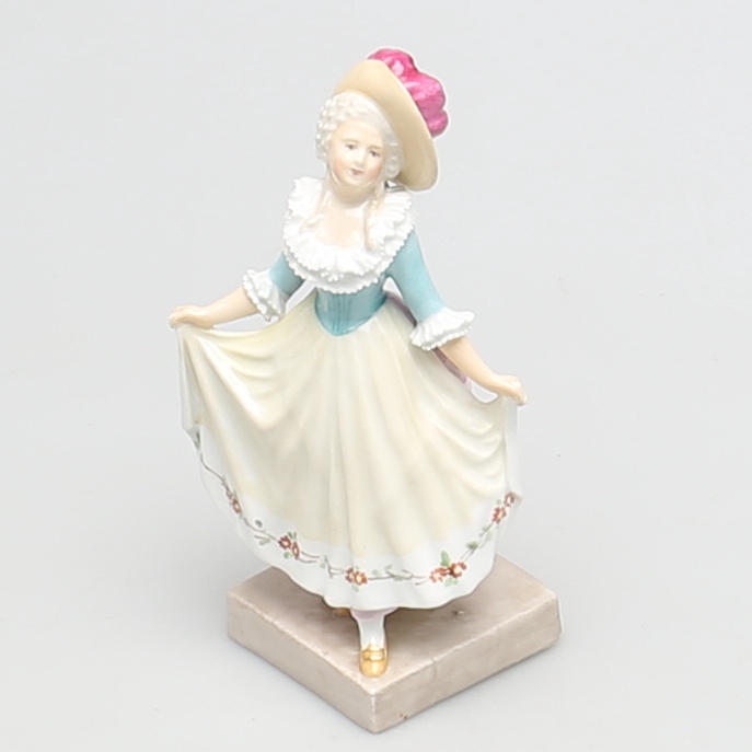 FIGURIN. Porslin. Nigande kvinna. Den Kongelige Porcelainsfabrik. Danmark. 1800-talets slut.